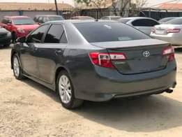 A picture of THUMBSTART SE An Extremely Clean Toyota Camry SE 2012 Model