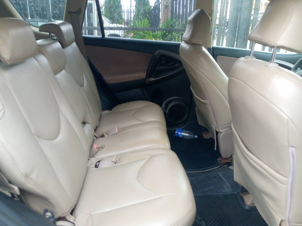 A picture of Toyota RAV4 2007 Registered 4plugs Location Egbe Ikotun Contact 07062926919