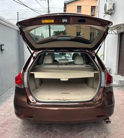 A picture of Toyota venza 2010