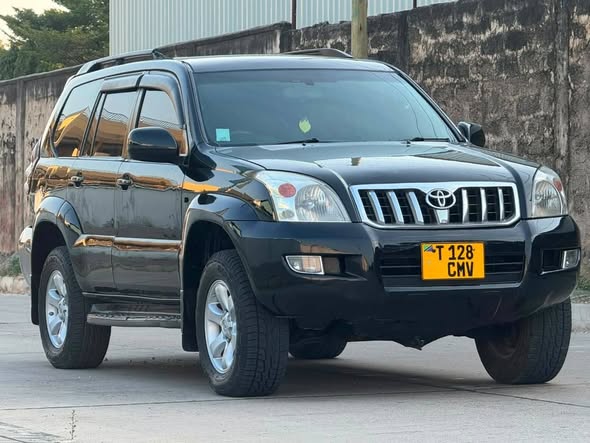 A picture of Toyota Prado 120 Price 30M