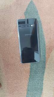 A picture of SAMSUNG S10