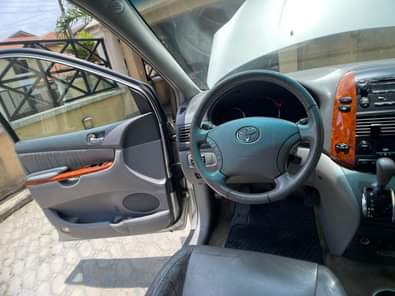 A picture of Toyota Sienna FOR SALE 2009 model Registered XLE Clean and