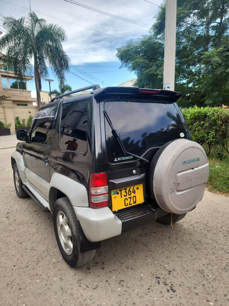 A picture of Pajero min