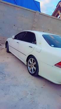 A picture of Toyota crown