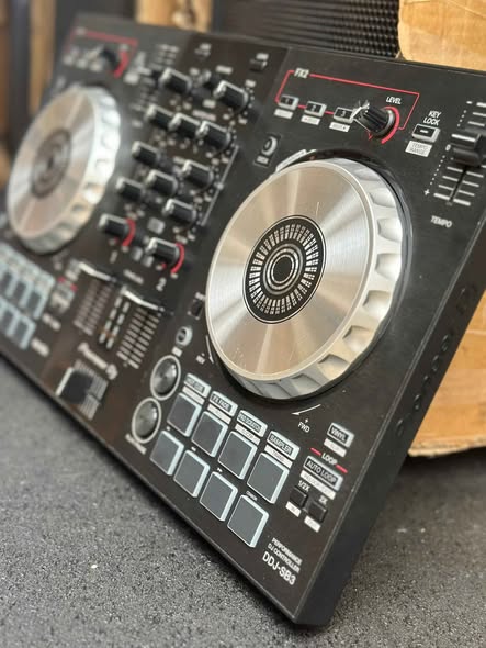 A picture of Pioneer SB3