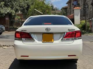 A picture of 2015 TOYOTA CROWN