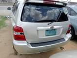A picture of Clean 2004 Highlander Engine and gear very sharp AC cooling