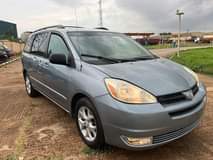 A picture of Clean reg 2005 model toyota sienna