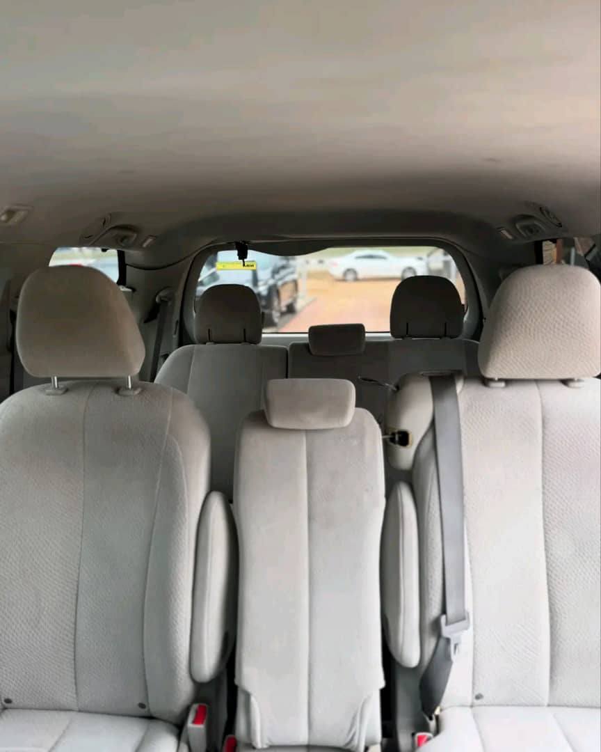 A picture of 2013 Toyota Sienna LE for sale