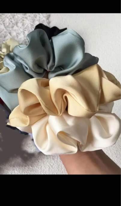 A picture of 3pcs Hair Scrunchies