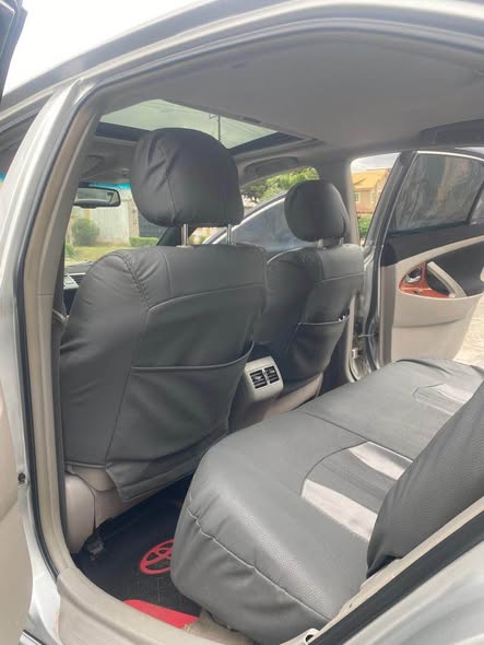 A picture of Toyota camry 09