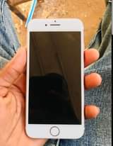 A picture of iphone 7plain