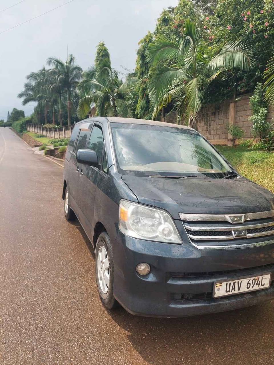 A picture of Toyota Noah at 14m cal 0703 482288