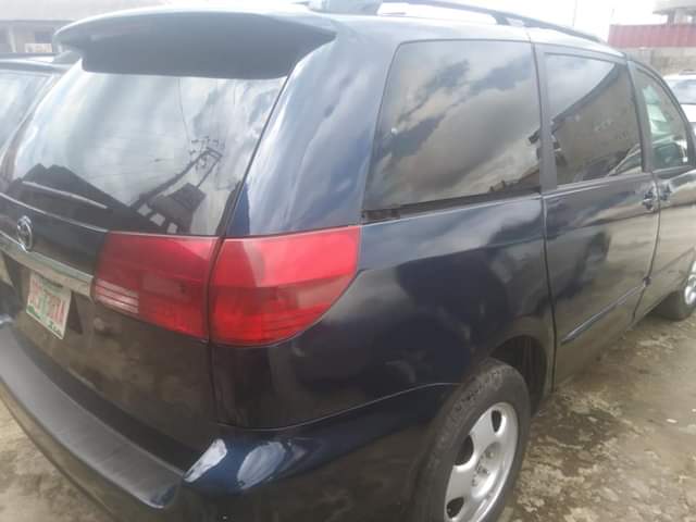 A picture of Distress Sale Toyota SIENNA 2005 06 model with silent Engine