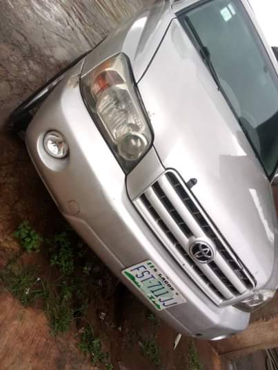 A picture of Toyota Highlander 3row Ac chilling Engine perfect Gear perfect Buy