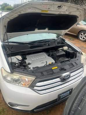 A picture of BELGIUM GRADE 2013 KEYLESS TOYOTA HIGHLANDER FOR SALE EVERYTHING SOFT