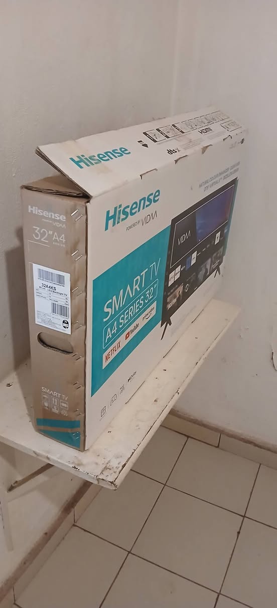 A picture of 32inch FRAMELESS SMART Hisense TV