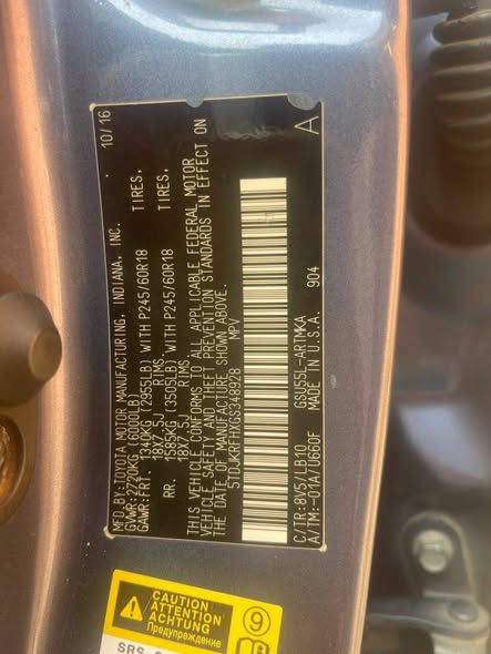 A picture of Urgent sales 2017 Toyota highlander pure first body untouched engine