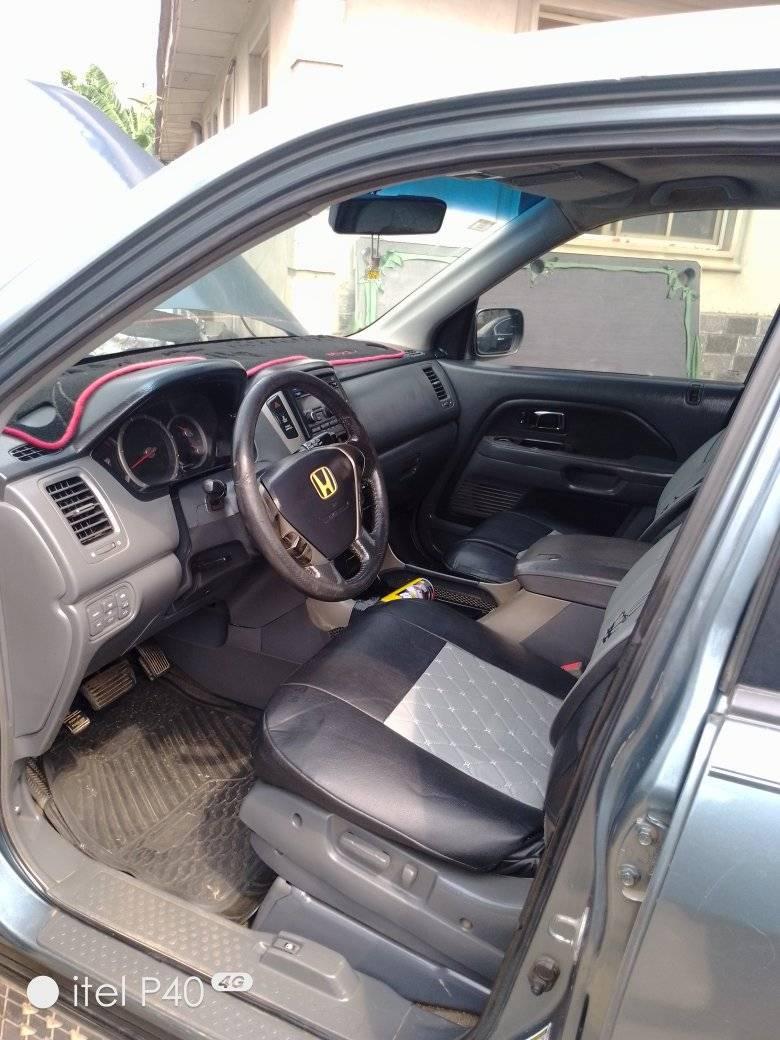 A picture of Honda pilot