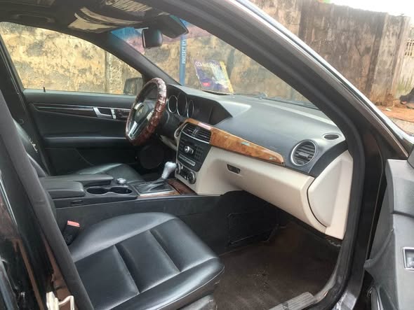 A picture of Mercedes Benz C300 2008