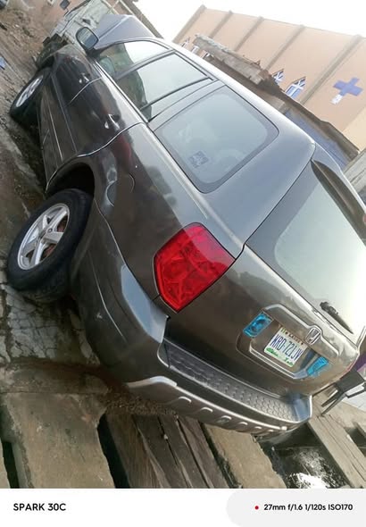 A picture of Honda pilot 04