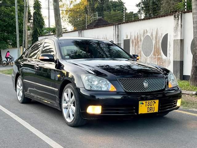 A picture of PRICE BEI 12.8 CALL 07128279333 CROWN ATHLETIC ENGINE 4GR CC