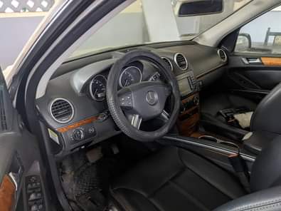 A picture of DISTRESS SALE Belgium grade Benz GL450 First body Working AC