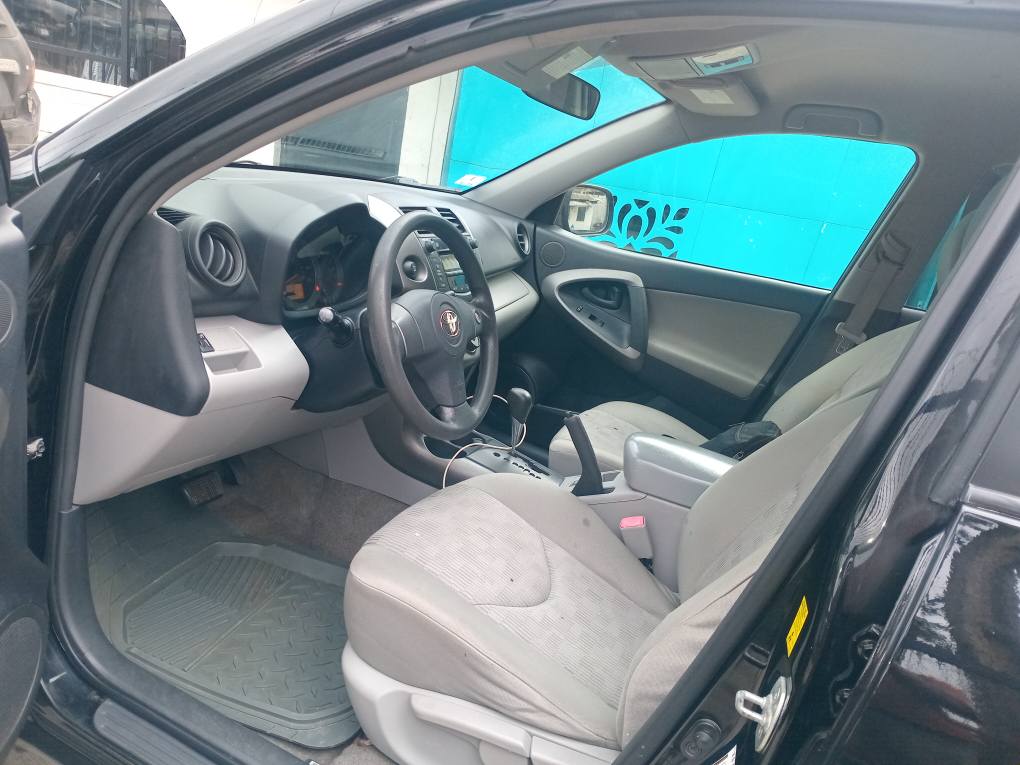 A picture of 2009 TOYOTA RAV4