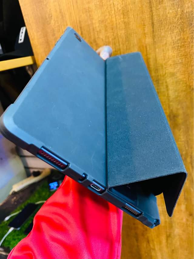 A picture of Samsung galaxy tab a7 10 4 inch 64gb with Wi