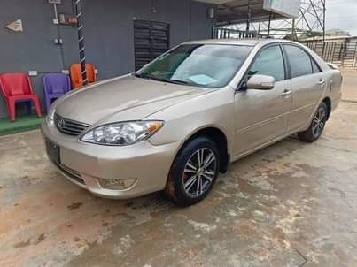 A picture of 2005 Toyota Camry Le
