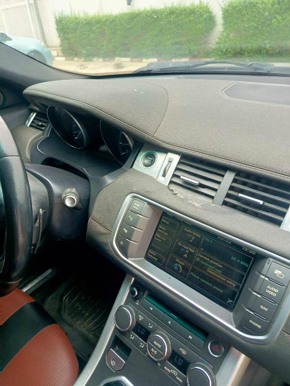 A picture of 2013 range rover evougue in perfect condition 070 8788 510