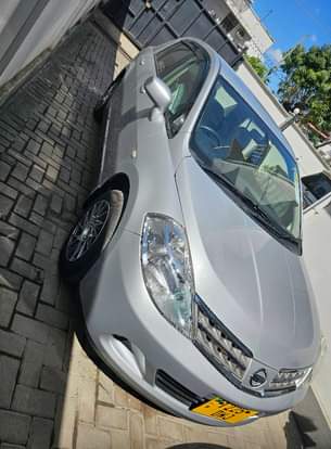 A picture of Nissan Tida Latio 2010