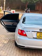 A picture of TOYOTA MARK X 0761990442 0701057114