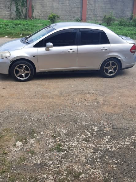 used nissan tiida