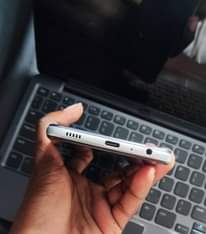 A picture of Samsung A52