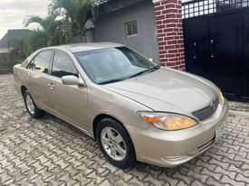 A picture of 2004 Toyota Camry First body