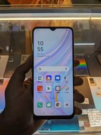 A picture of Samsung j6 32