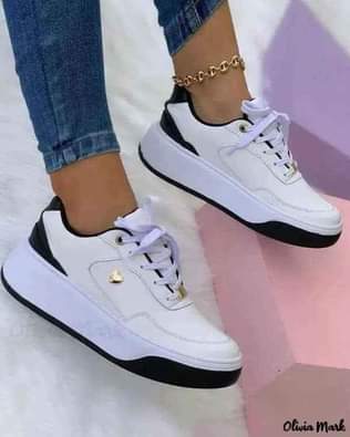A picture of Classy sneakers