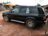 A picture of Nissan Pathfinder 95 model manual