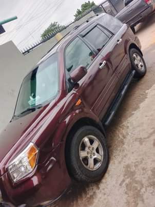 A picture of Honda Pilot 08