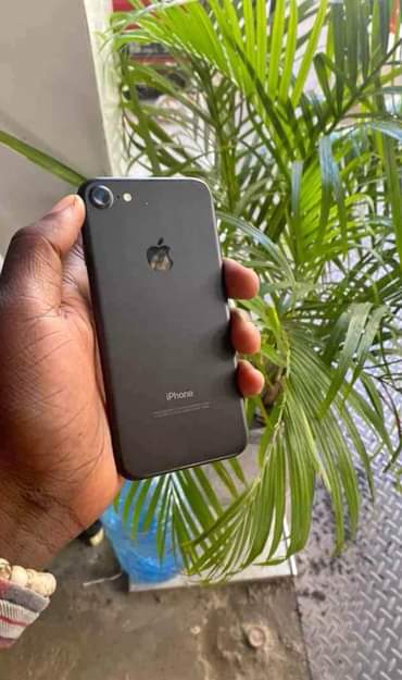 A picture of Iphone 7G