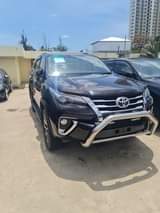 A picture of fortuner 7 seats
