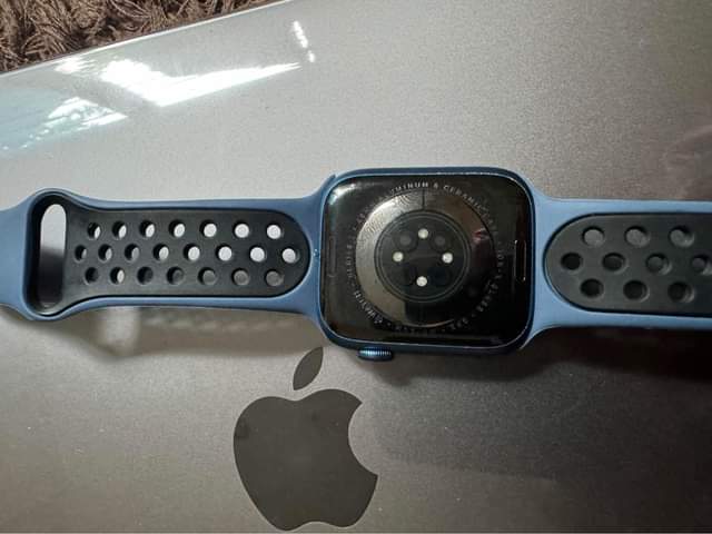 A picture of Apple Watch Series 7 45mm BH 99