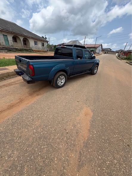 A picture of Nissan fronter 08161812887 whattapp 07032170567