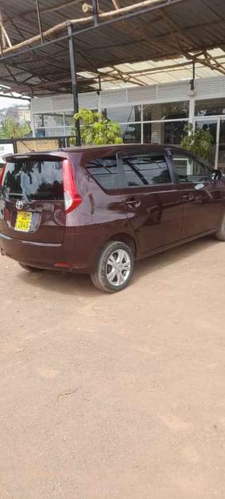 A picture of Toyota passo sette 24m