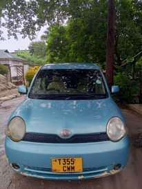 A picture of Toyota sienta