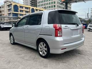 A picture of Toyota raum