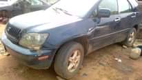 A picture of 2000 Lexus Rx 300
