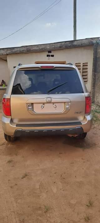 A picture of Honda pilot