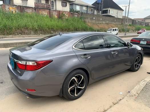 A picture of 2015 Lexus ES350 for Sale Belgium Grade Asking Price N18